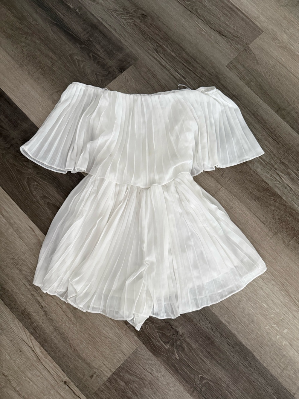 EMPRADA White Pleated Romper Off-Shoulder Womens